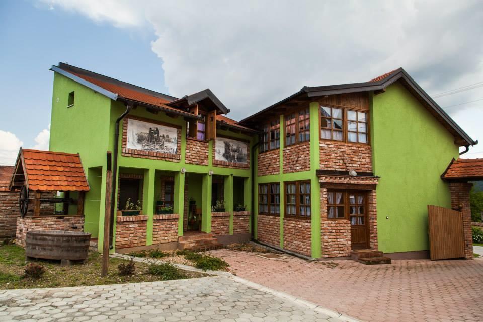 Zlatni Lug Hotel Pozega Ngoại thất bức ảnh